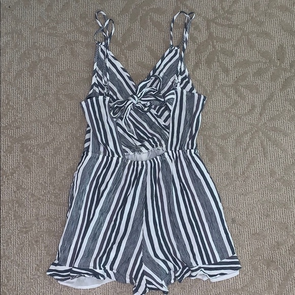 romper - Picture 2 of 5